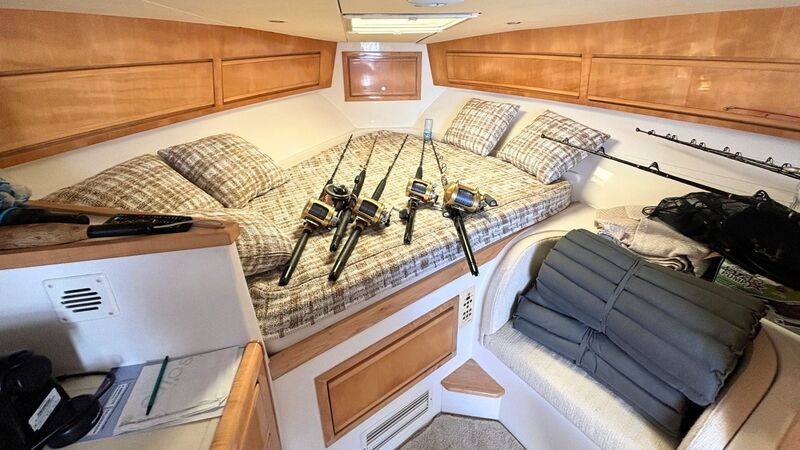 BERTRAM 36 MOPPIE